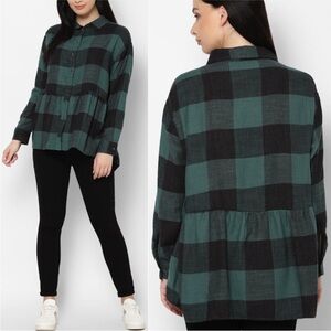 American Eagle Outfitters Green and Black Plaid Top
